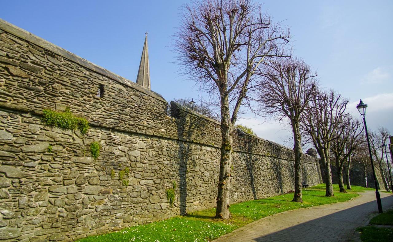 The Church Wall Apartment Londonderry Exterior photo
